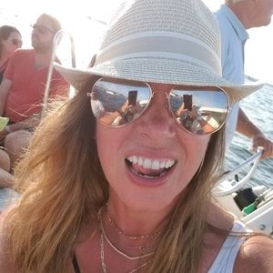 Meet your Posher, Amy-elizabeth